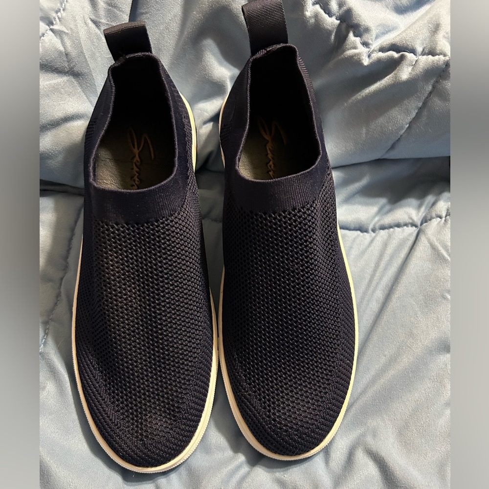 Womens size 10 slip on sneakers